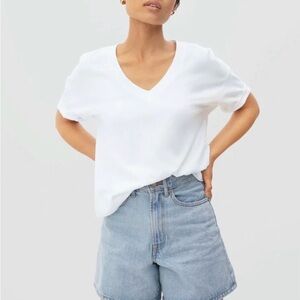 Everlane Organic Cotton Slouchy Women’s White V-Neck Relaxed Tee